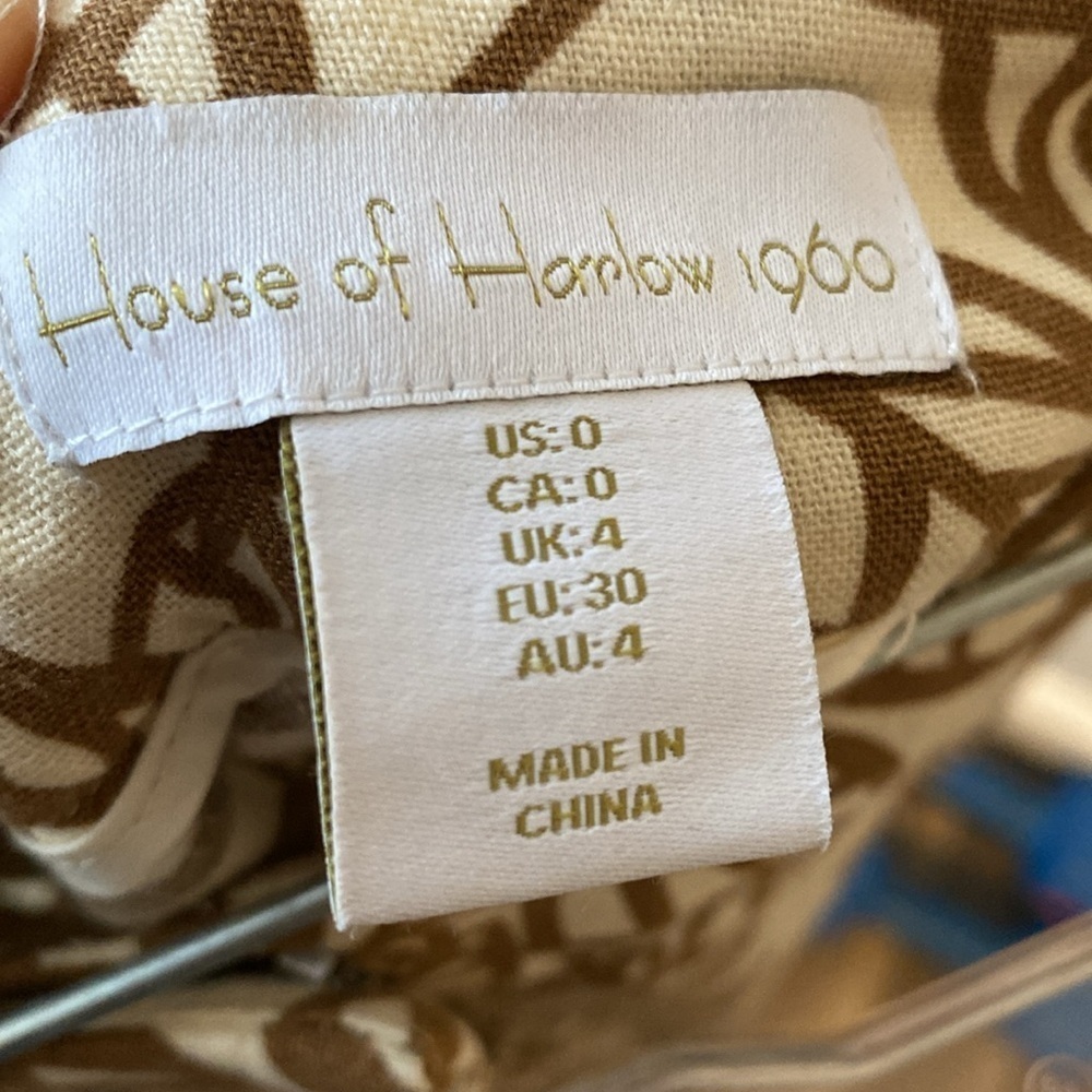 House of Harlow 1960
Printed Pleated Accents Pant Set - Picture 5 of 10